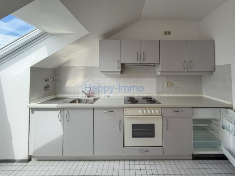 Unterhaching bezugsfreie 1 Zimmer Dachgeschosswohnung mit Duplex TG unten in Unterhaching Wohnung mieten