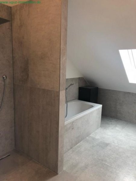 Augsburg Traumhafte 3 ZKB Dachgeschosswohnung in Augsburg-Göggingen Wohnung mieten