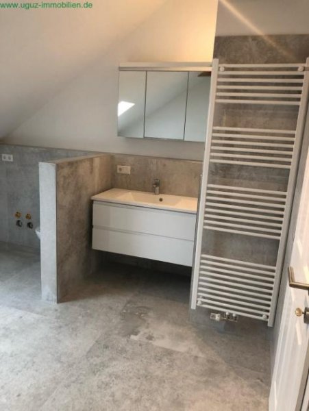 Augsburg Traumhafte 3 ZKB Dachgeschosswohnung in Augsburg-Göggingen Wohnung mieten