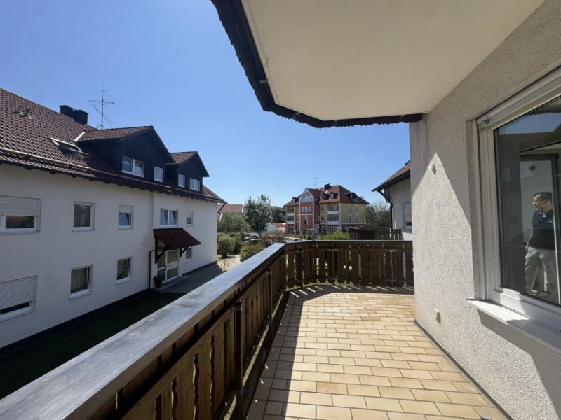 Bad Wörishofen Sonnige Wohlfühlwohnung mit großem Eckbalkon, neuer Einbauküche und Garage Wohnung mieten