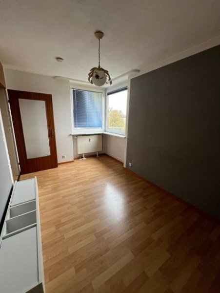 Kaufbeuren Preiswerte und großzügig geschnittene 3-ZKB-Mietwohnung im Wohngebiet Haken Wohnung mieten