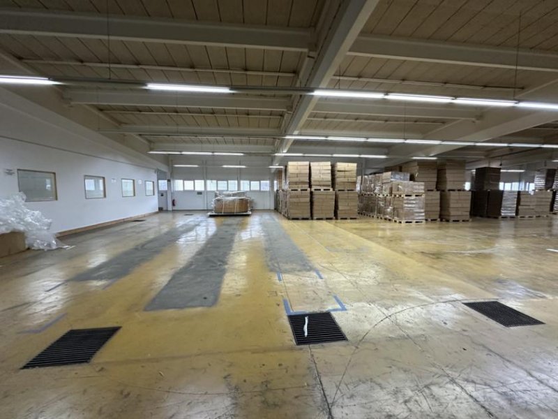 Leutkirch im Allgäu Attraktive Produktions-/Lagerhalle mit sehr guter Infrastruktur in Leutkirch i.A. mit ca. 1.860 m² Gewerbe mieten