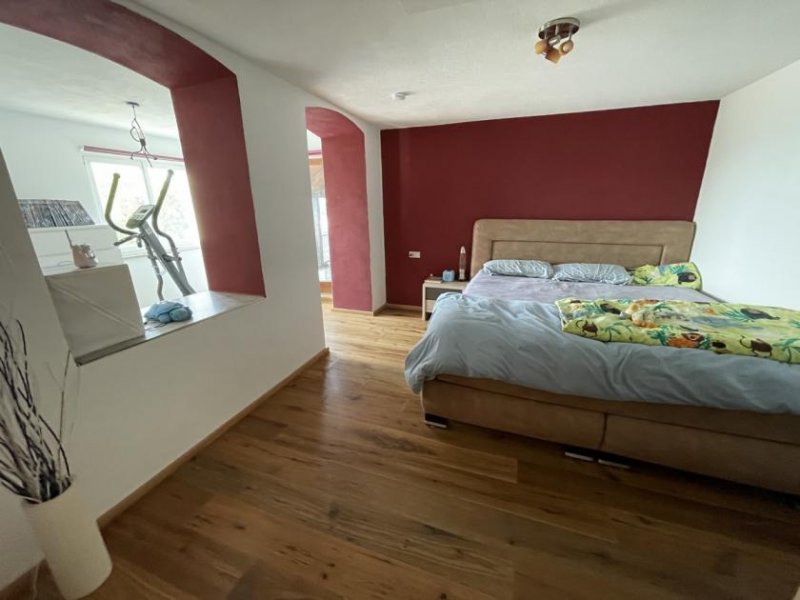 Leutkirch im Allgäu Hochwertige 4,5-Zi-Whg (bei Bedarf 5,5-Zi) in idyllischer Dorflage mit herrlichem Ausblick & Balkon Wohnung mieten