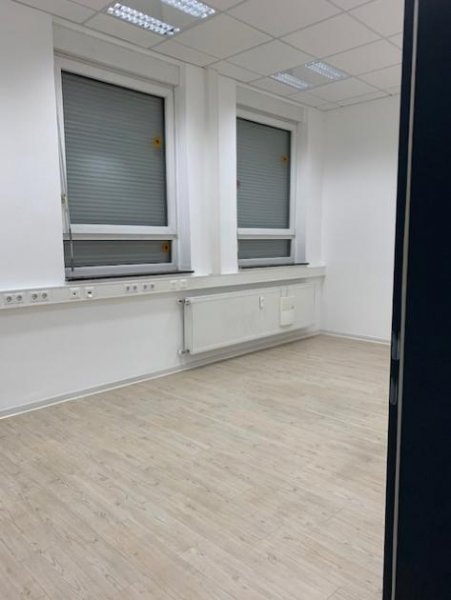 Neu-Ulm Renovierte Büroflächen,Schulungsräume in Neu-Ulm im Gewerbegebiet Gewerbe mieten