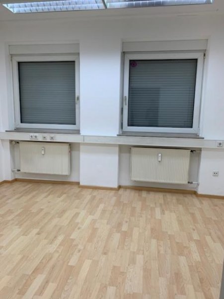 Neu-Ulm Renovierte Büroflächen,Schulungsräume in Neu-Ulm im Gewerbegebiet Gewerbe mieten