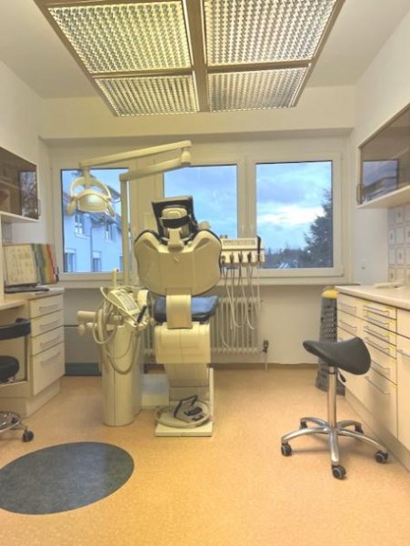 Senden (Landkreis Neu-Ulm) Büro ,Gewerberäume ,Ehemalige Zahnarztpaxis , frequentierte Lage in Senden-Iller Gewerbe mieten