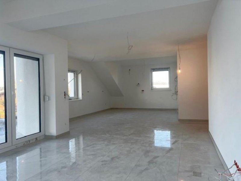 Vöhringen Erstbezug nach Sanierung - 2,5 Zi.DG-WHG mit Gr.Balkon zur Miete in Vöhringen ! Wohnung mieten