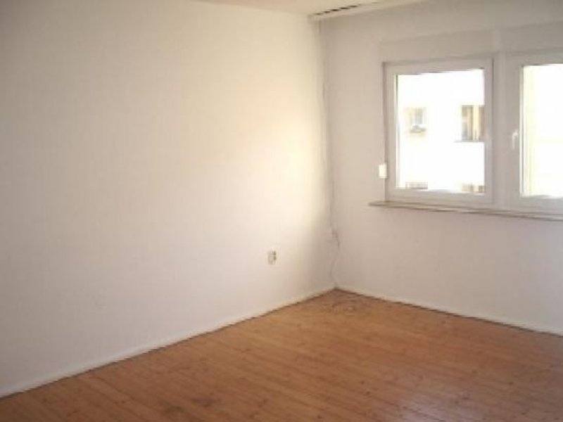 Nürnberg N-Seeleinsbühl: 1-Zi-Whg. (3. OG oh. Lift), Holzdielenböden, Bad m. Badewanne - provisionsfrei Wohnung mieten