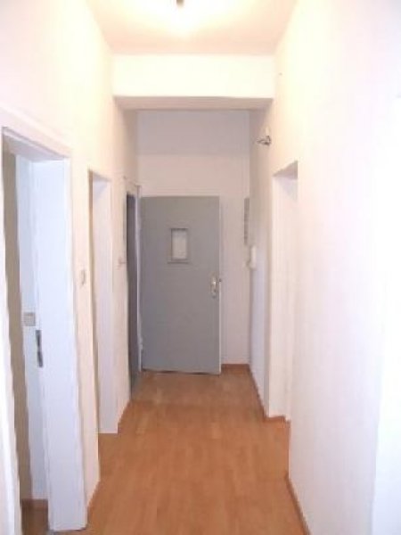 Nürnberg N-Bleiweiß: 3-Zi-Whg. (1. OG oh. Lift), Parkett, Küchenzeile, Bad mit Dusche, Balkon Wohnung mieten