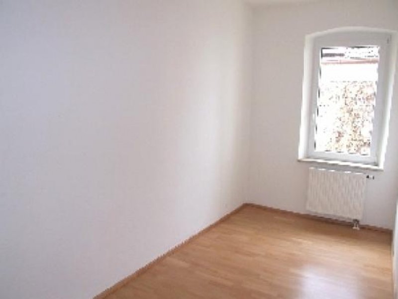 Nürnberg N-Bleiweiß: 3-Zi-Whg. (1. OG oh. Lift), Parkett, Küchenzeile, Bad mit Dusche, Balkon Wohnung mieten