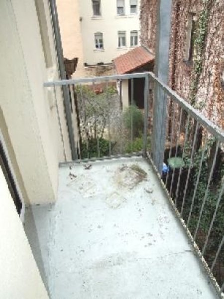 Nürnberg N-Bleiweiß: 3-Zi-Whg. (1. OG oh. Lift), Parkett, Küchenzeile, Bad mit Dusche, Balkon Wohnung mieten