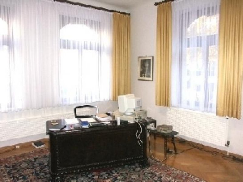 Nürnberg N-St.Peter: 5-Zi-Whg. (EG) in repräsentativer Villa, Parkett, EBK, Gartennutzung, Stellplatz Wohnung mieten