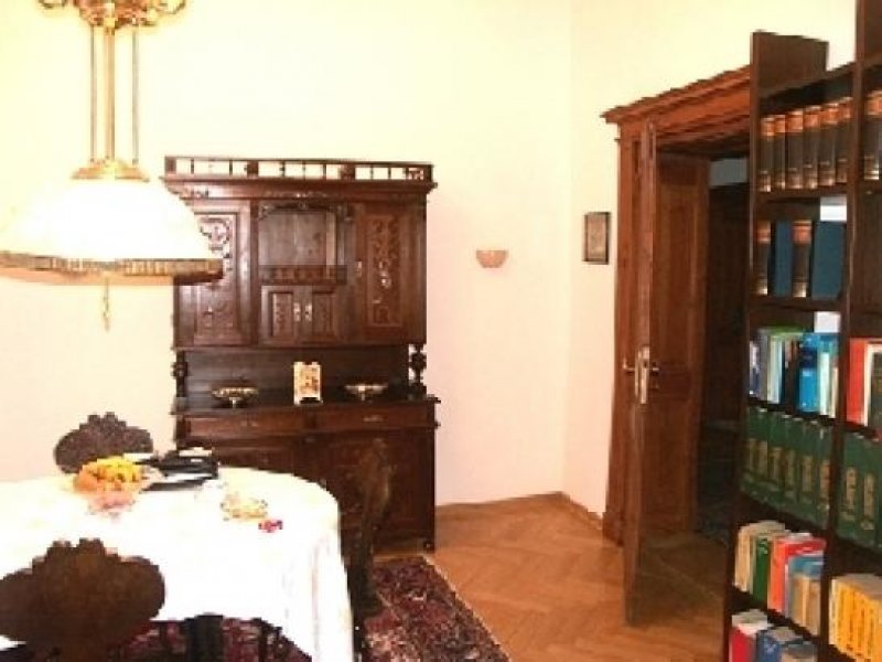 Nürnberg N-St.Peter: 5-Zi-Whg. (EG) in repräsentativer Villa, Parkett, EBK, Gartennutzung, Stellplatz Wohnung mieten