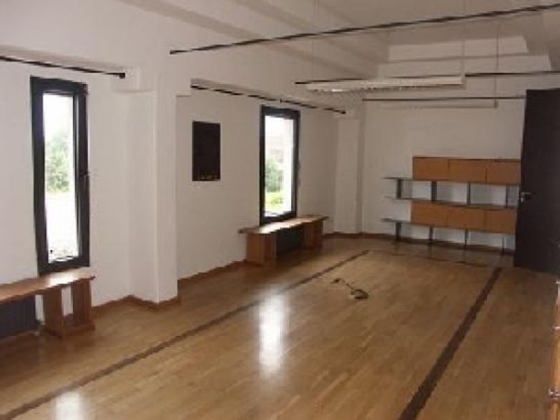 Fürth FÜ: 3-Zi.-Büro (1. OG), exklusive Ausstattung, Parkett, bis zu 10 Stellplätze möglich Gewerbe mieten