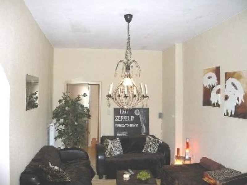 Fürth FÜ: 5-Zi-Whg. (2. OG), Holzdielenböden, EBK, Bad m. Badewanne u. Dusche, Balkon Wohnung mieten