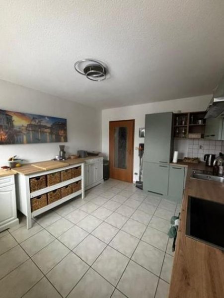 Erlangen 3 Zi. Wohnung (Nr. 6) im DG (2. OG) mit Balkon und Garage Wohnung mieten