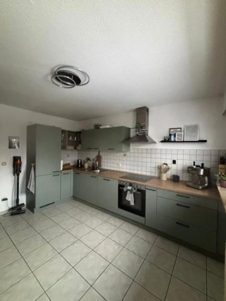 Erlangen 3 Zi. Wohnung (Nr. 6) im DG (2. OG) mit Balkon und Garage Wohnung mieten