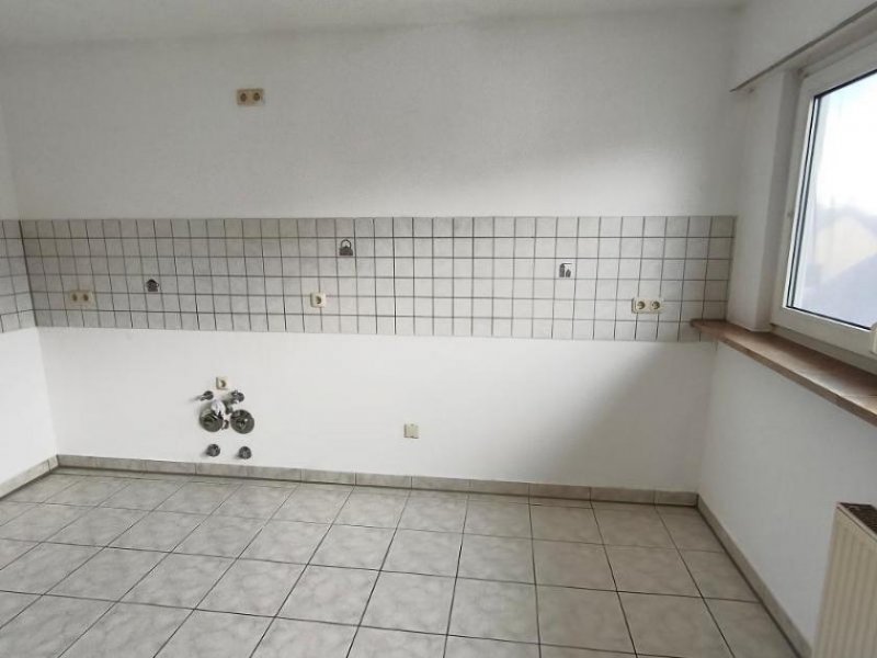 Erlangen 3 Zi. Wohnung (Nr. 6) im DG (2. OG) mit Balkon und Garage Wohnung mieten