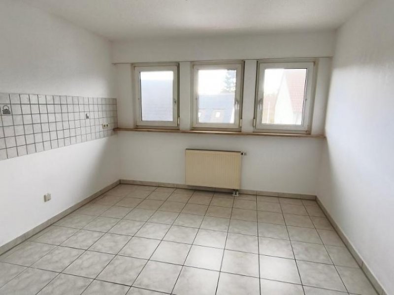 Erlangen 3 Zi. Wohnung (Nr. 6) im DG (2. OG) mit Balkon und Garage Wohnung mieten