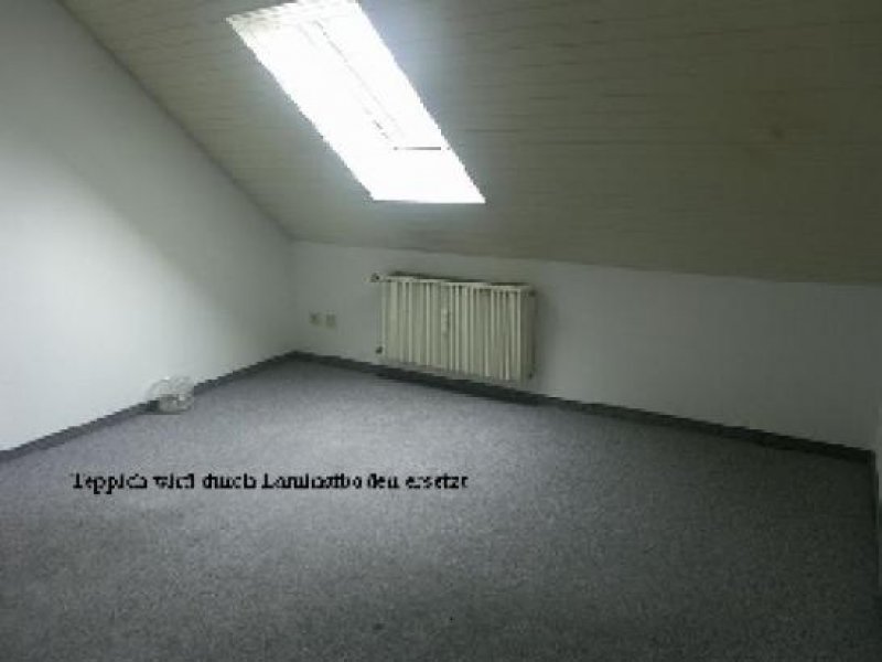 Roth Roth-Innenstadt: 2-Zi-Whg. (2. OG oh. Lift), Laminat, großes Bad mit Badewanne, zentrale Lage Wohnung mieten