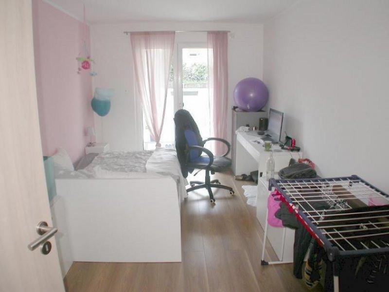 Höchstadt an der Aisch 4 Zi. Erdgeschoss Wohnung mit Garten und 2 Stellplätzen Wohnung mieten