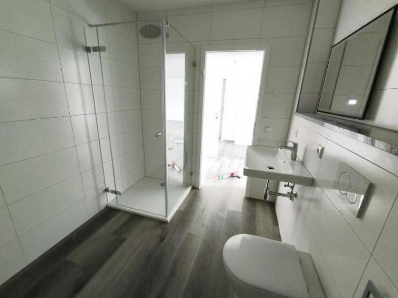 Adelsdorf (Landkreis Erlangen-Höchstadt) 2 Zi. Wohnung (Nr. 8) im OG mit Balkon Wohnung mieten