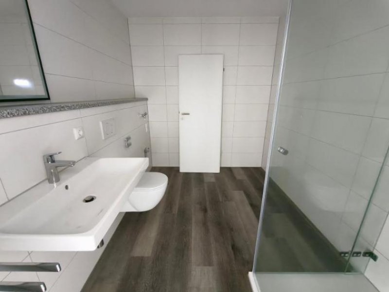 Adelsdorf (Landkreis Erlangen-Höchstadt) 2 Zi. Wohnung (Nr. 8) im OG mit Balkon Wohnung mieten