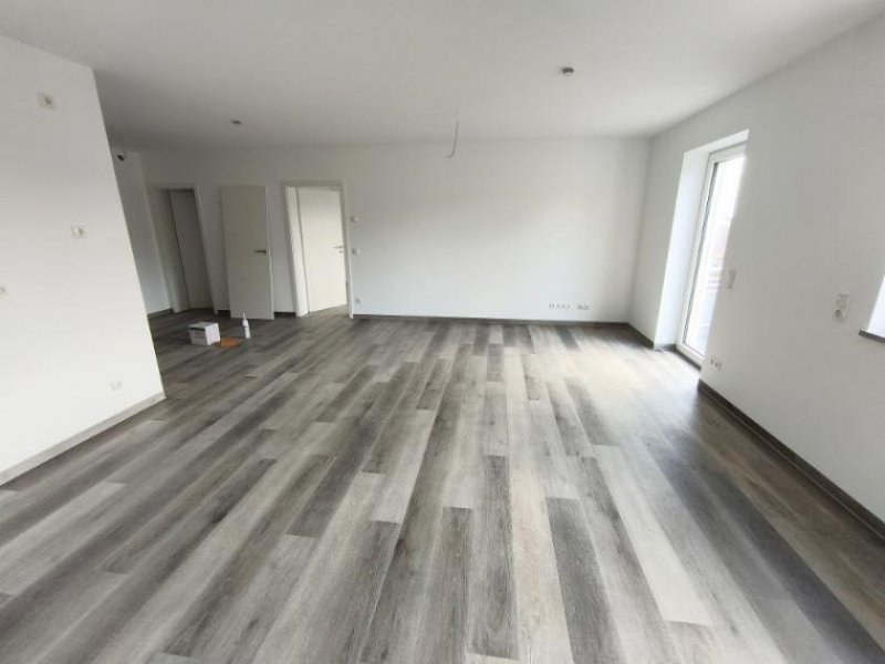Adelsdorf (Landkreis Erlangen-Höchstadt) 2 Zi. Wohnung (Nr. 8) im OG mit Balkon Wohnung mieten