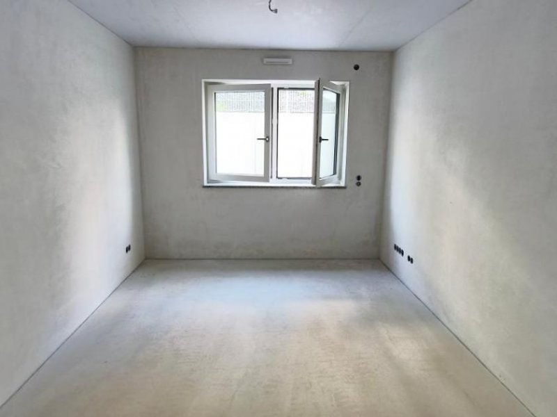 Adelsdorf (Landkreis Erlangen-Höchstadt) 4 Zi. Neubauwohnung (Nr. 3) im EG mit Balkon Wohnung mieten