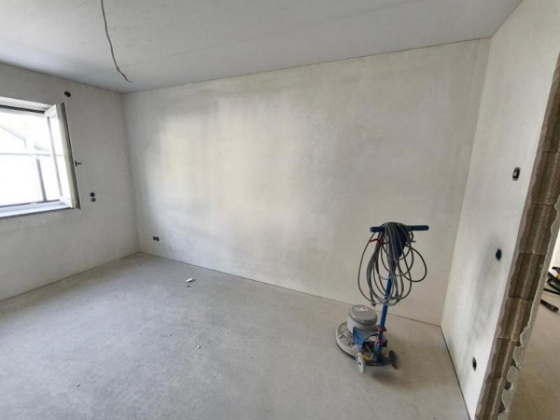 Adelsdorf (Landkreis Erlangen-Höchstadt) 4 Zi. Neubauwohnung (Nr. 7) im OG mit Balkon Wohnung mieten