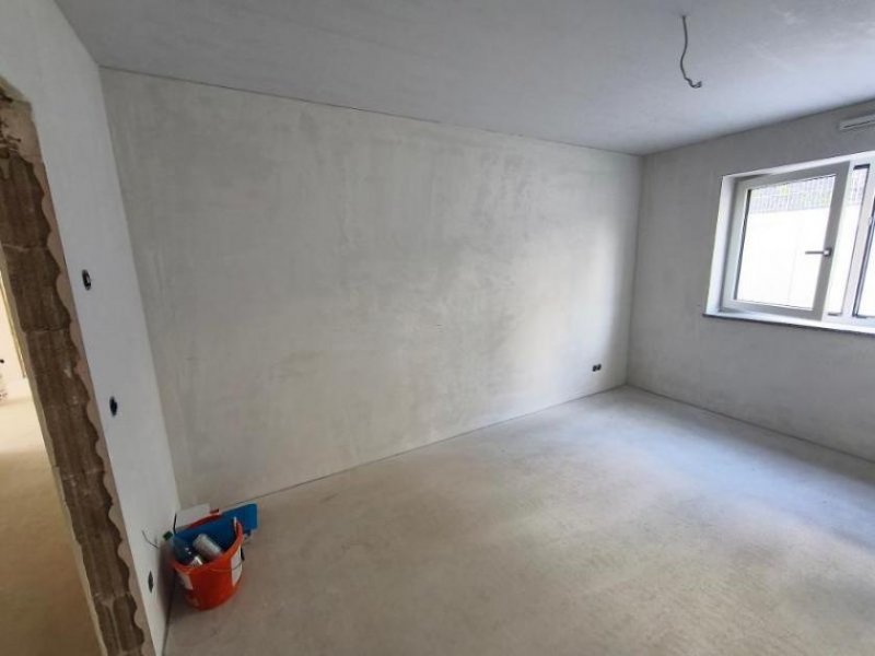 Adelsdorf (Landkreis Erlangen-Höchstadt) 4 Zi. Wohnung (Nr. 3) im EG mit Balkon Wohnung mieten