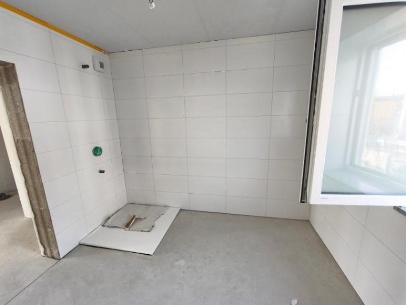 Adelsdorf (Landkreis Erlangen-Höchstadt) 4 Zi. Wohnung (Nr. 7) im OG mit Balkon Wohnung mieten