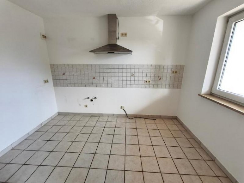 Adelsdorf (Landkreis Erlangen-Höchstadt) Ortsrandlage -3 Zi. Wohnung im EG mit Garage, Keller und Garten (auf Wunsch) Wohnung mieten