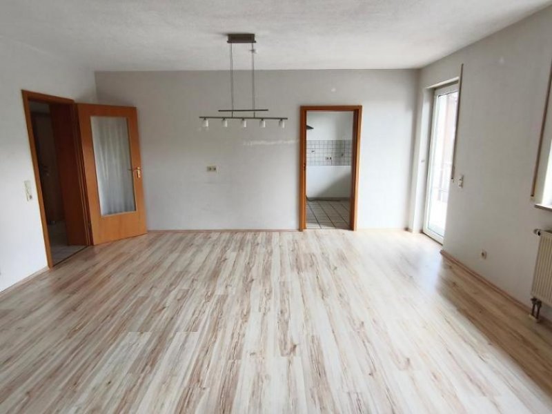 Adelsdorf (Landkreis Erlangen-Höchstadt) Ortsrandlage -3 Zi. Wohnung im EG mit Garage, Keller und Garten (auf Wunsch) Wohnung mieten