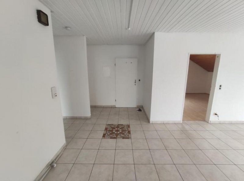 Hemhofen 3- Zi. DG Wohnung mit 2 Balkonen und Garage Wohnung mieten