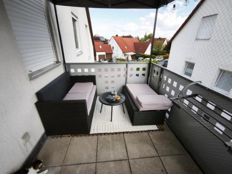 Uehlfeld moderne 3 Zi. DG (2. OG) Wohnung mit Balkon und KFZ-Stellplatz Wohnung mieten