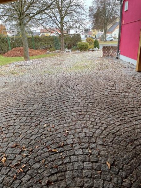Schwandorf Juka Immobilien***Traditionsgaststätte mit idyllischem Biergarten Gewerbe mieten