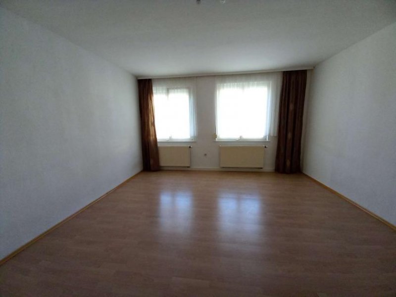 Hof 52173 - Helle Dachgeschoßwohnung mit Einbauküche Wohnung mieten