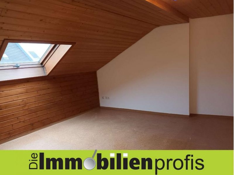 Hof H-41002 - Dachgeschosswohnung mit Einbauküche im Stadtzentrum Wohnung mieten
