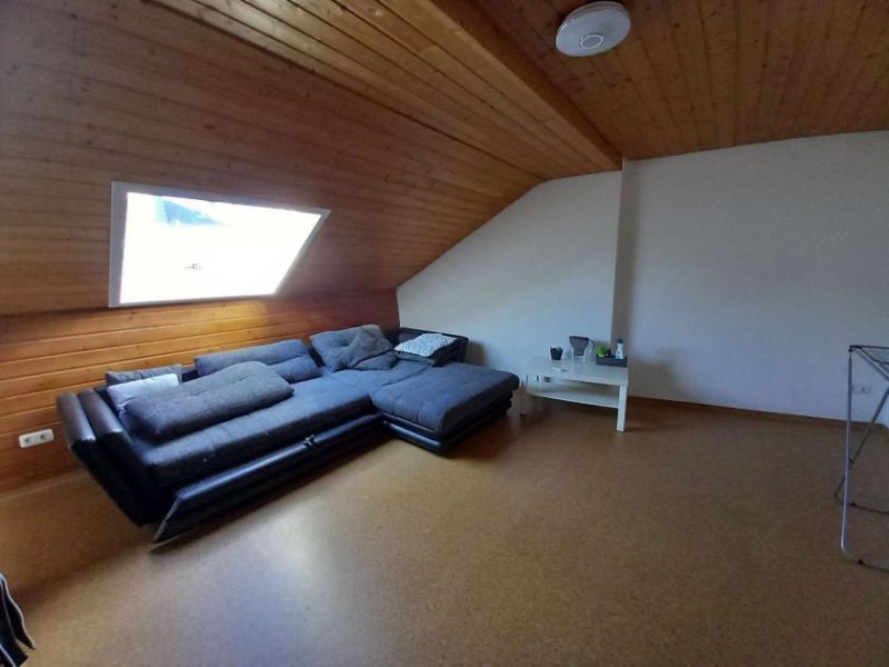 Hof H-41002 - Dachgeschosswohnung mit Einbauküche im Stadtzentrum Wohnung mieten
