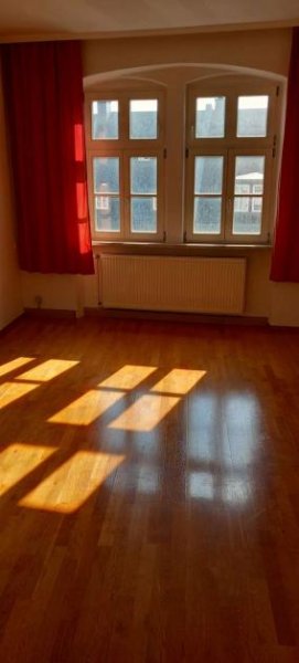Hof H-43015 - Stilvolle 3-Zimmer-Altbauwohnung mit Einbauküche im Stadtzentrum von Hof Wohnung mieten