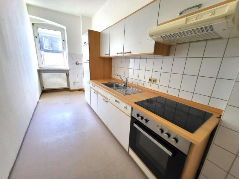 Hof H-43015 - Stilvolle 3-Zimmer-Altbauwohnung mit Einbauküche im Stadtzentrum von Hof Wohnung mieten