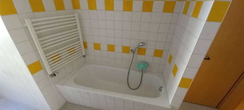 Hof H-43016 - Großzügige, modernisierte Altbauwohnung in der Ludwigstraße Wohnung mieten