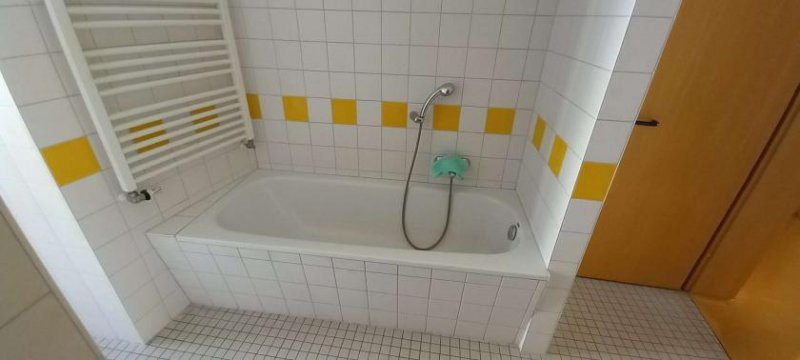 Hof H-43016 - Großzügige, modernisierte Altbauwohnung in der Ludwigstraße Wohnung mieten