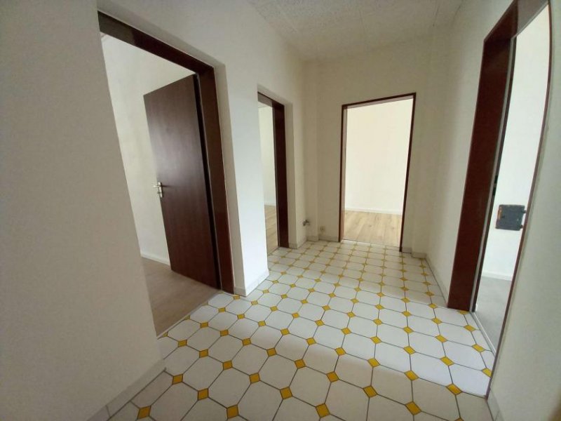Hof H-43018 - Renovierte Stadtwohnung im Zentrum von Hof Wohnung mieten