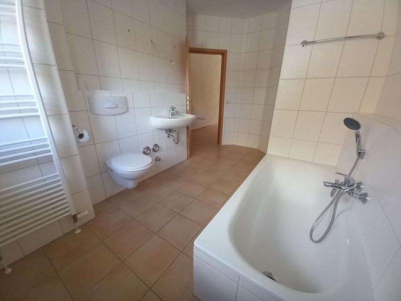 Hof H-53157 - Moderne Wohnung mit Aufzug und Einbauküche Wohnung mieten