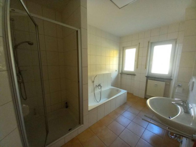 Hof H-53157 - Moderne Wohnung mit Aufzug und Einbauküche Wohnung mieten