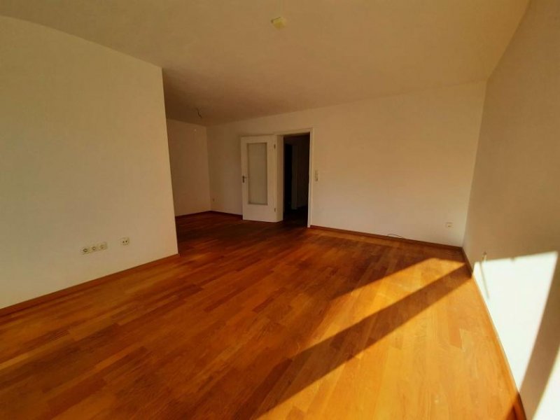 Hof H-52162 - 2-Zimmer-Wohnung mit Balkon am Vogelherd Wohnung mieten