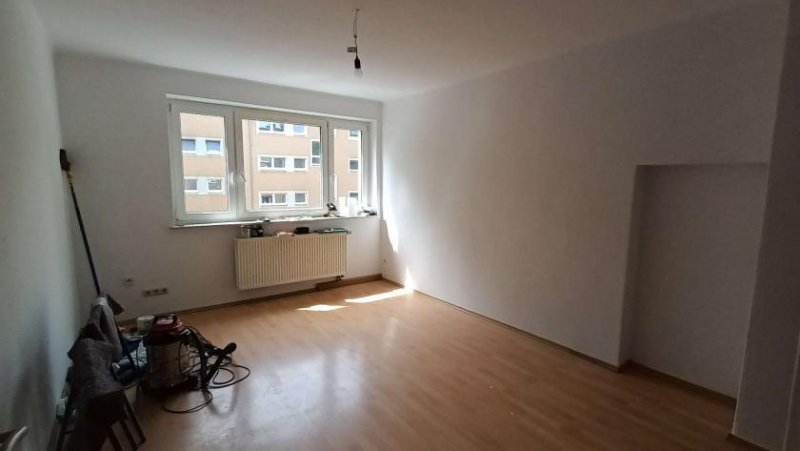 Hof H-53121 - Helle 3-Zimmer-Wohnung mit Tageslichtbad Wohnung mieten