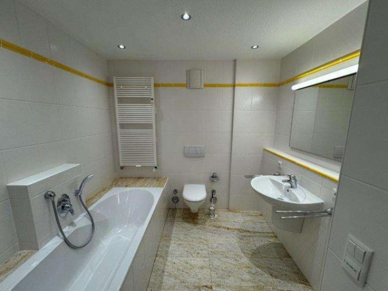 Hof H-53161 - Moderne Wohnung mit Loggia am Bismarckturm Wohnung mieten